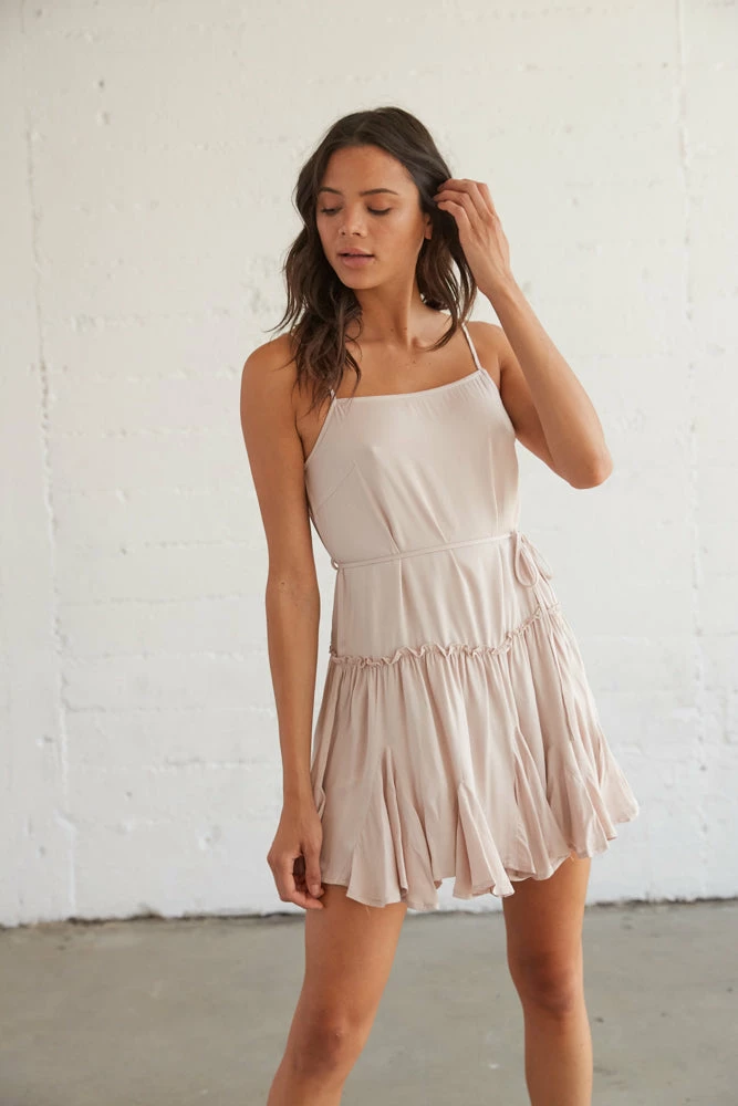 AT Lennon Flowy Ruffle Dress
