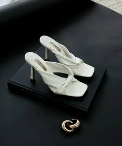 Billini Sayo Knot Twist Heel In White