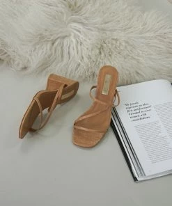 Billini Yazmin Cross Strap Block Heel In Hazelnut Croc