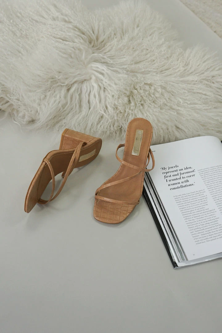 Billini Yazmin Cross Strap Block Heel In Hazelnut Croc