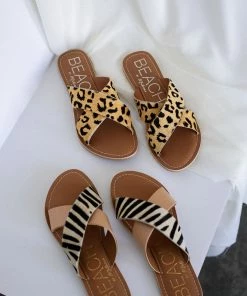 Matisse Pebble Slide Sandal In White Leopard