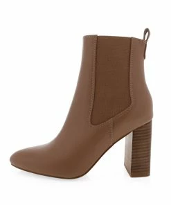Billini Quillan Ankle Bootie In Hazelnut