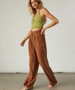 AT Andie Wide Leg Trouser Pants In Brown