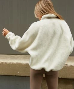 AT New Threads Maverick Fleece Jacket In White