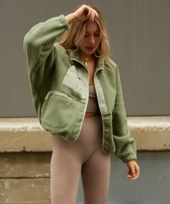 AT Maverick Fleece Jacket In Olive Green New Threads